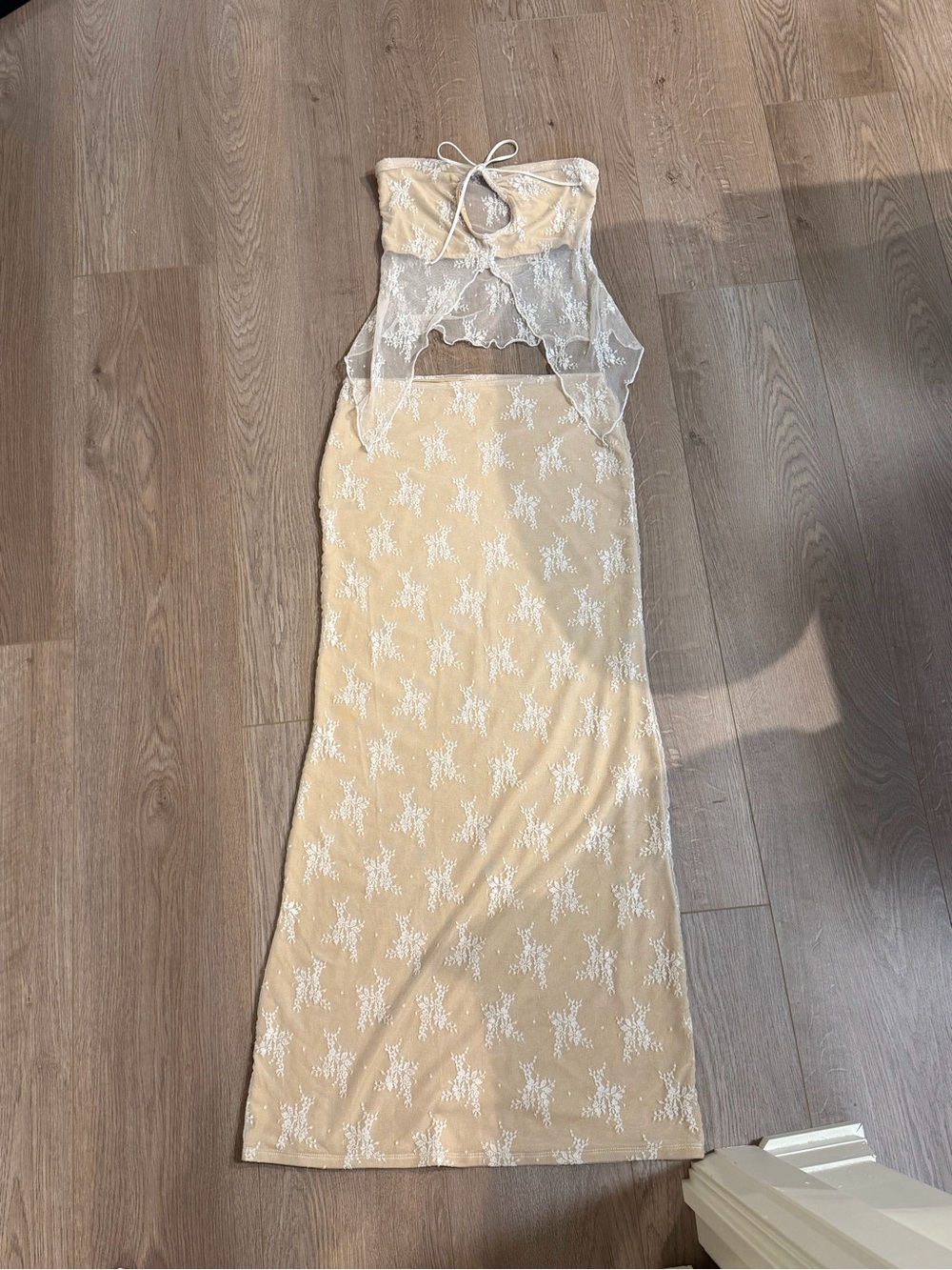 Tiger Mist Beige and White Lace Two-Piece Skirt Set